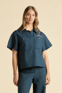 Granatowa lniana koszula z kieszeniami